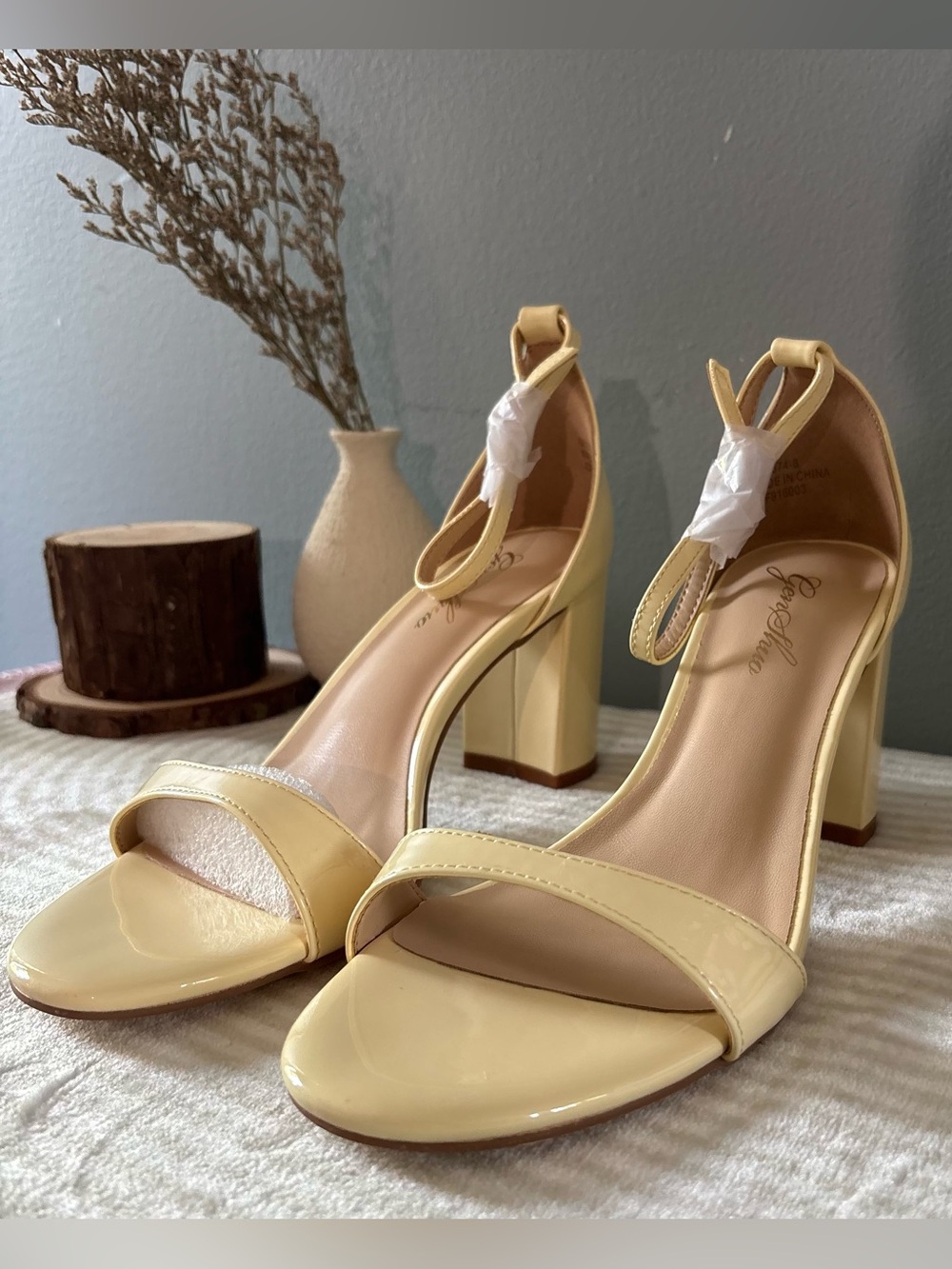 Genshuo Yellow Patent Block Heel Ankle Strap Sandals